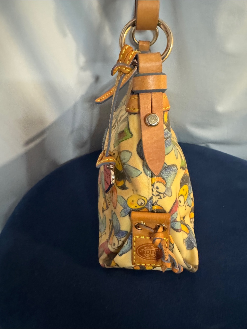 Dooney & Bourke Bumblebee Print Shoulder Bag Y2K Leather trim - Picture 4 of 15